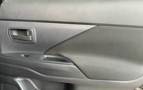 Mitsubishi Outlander III рестайлинг 3, 2013 год, 1 230 000 рублей, 20 фотография