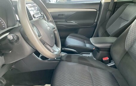 Mitsubishi Outlander III рестайлинг 3, 2013 год, 1 230 000 рублей, 11 фотография
