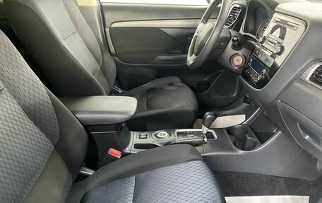 Mitsubishi Outlander III рестайлинг 3, 2013 год, 1 230 000 рублей, 15 фотография