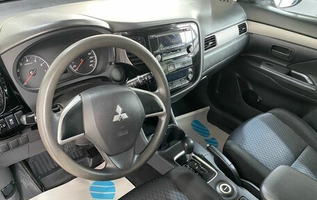 Mitsubishi Outlander III рестайлинг 3, 2013 год, 1 230 000 рублей, 12 фотография
