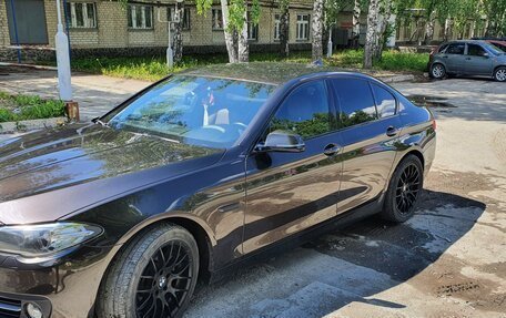 BMW 5 серия, 2015 год, 2 109 000 рублей, 2 фотография