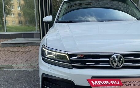 Volkswagen Tiguan II, 2020 год, 3 199 000 рублей, 3 фотография