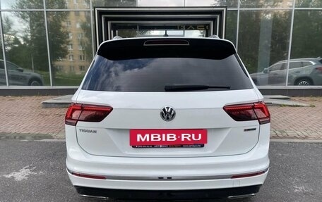 Volkswagen Tiguan II, 2020 год, 3 199 000 рублей, 13 фотография