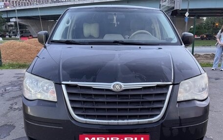 Chrysler Town & Country V рестайлинг, 2008 год, 750 000 рублей, 3 фотография