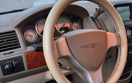 Chrysler Town & Country V рестайлинг, 2008 год, 750 000 рублей, 6 фотография