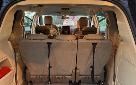 Chrysler Town & Country V рестайлинг, 2008 год, 750 000 рублей, 31 фотография