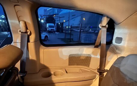 Chrysler Town & Country V рестайлинг, 2008 год, 750 000 рублей, 21 фотография