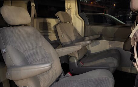 Chrysler Town & Country V рестайлинг, 2008 год, 750 000 рублей, 24 фотография