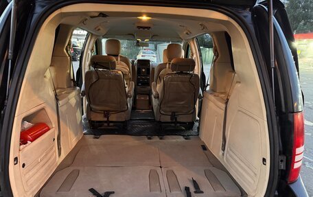 Chrysler Town & Country V рестайлинг, 2008 год, 750 000 рублей, 27 фотография