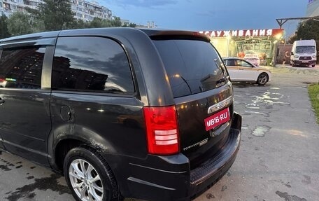 Chrysler Town & Country V рестайлинг, 2008 год, 750 000 рублей, 34 фотография