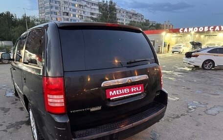 Chrysler Town & Country V рестайлинг, 2008 год, 750 000 рублей, 35 фотография