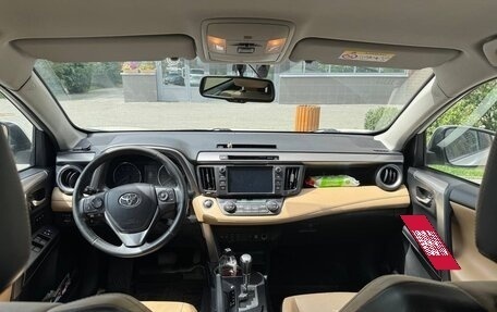 Toyota RAV4, 2017 год, 2 300 000 рублей, 5 фотография
