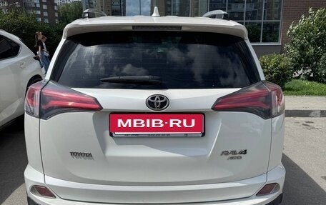 Toyota RAV4, 2017 год, 2 300 000 рублей, 4 фотография