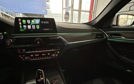 BMW 5 серия, 2018 год, 3 990 000 рублей, 16 фотография