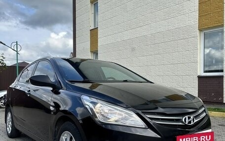 Hyundai Solaris II рестайлинг, 2015 год, 1 100 000 рублей, 4 фотография