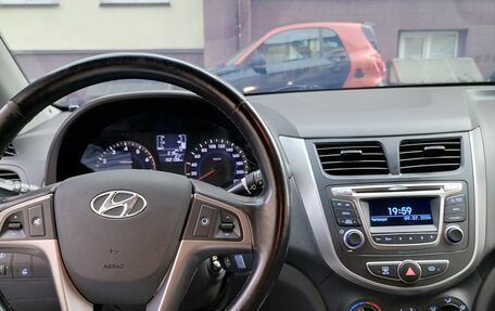 Hyundai Solaris II рестайлинг, 2015 год, 1 100 000 рублей, 15 фотография