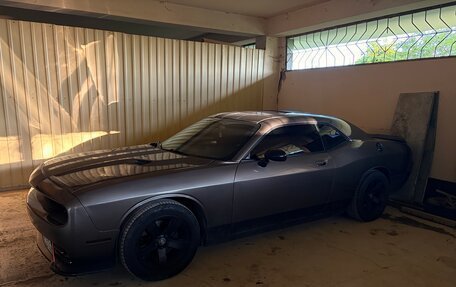Dodge Challenger III рестайлинг 2, 2010 год, 1 580 000 рублей, 3 фотография