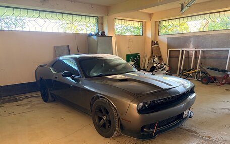 Dodge Challenger III рестайлинг 2, 2010 год, 1 580 000 рублей, 2 фотография
