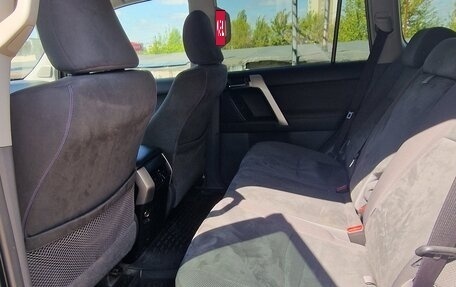 Toyota Land Cruiser Prado 150 рестайлинг 2, 2013 год, 3 100 000 рублей, 11 фотография