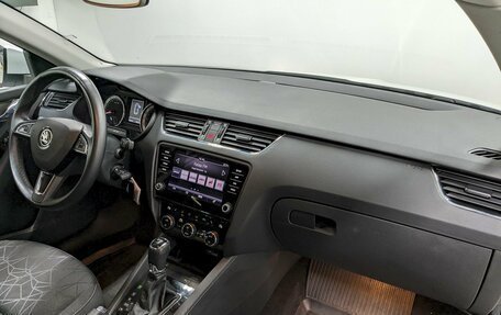Skoda Octavia, 2019 год, 1 990 000 рублей, 19 фотография