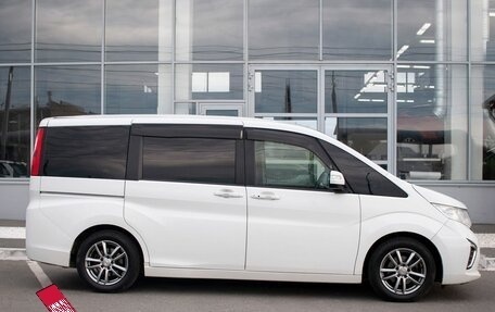 Honda Stepwgn IV, 2015 год, 1 500 000 рублей, 5 фотография