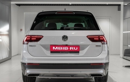 Volkswagen Tiguan II, 2020 год, 2 395 000 рублей, 6 фотография