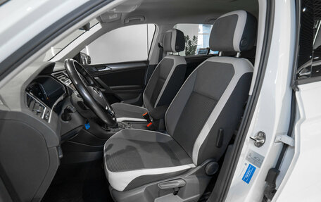 Volkswagen Tiguan II, 2020 год, 2 395 000 рублей, 9 фотография