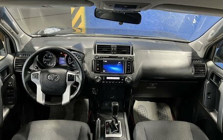 Toyota Land Cruiser Prado 150 рестайлинг 2, 2016 год, 3 399 000 рублей, 14 фотография