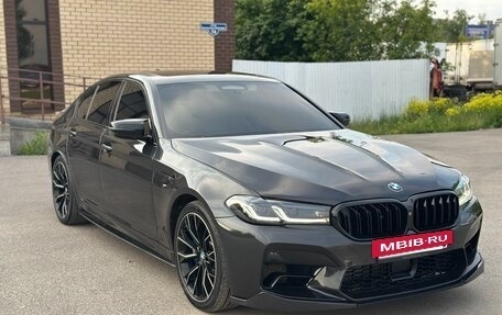 BMW 5 серия, 2020 год, 4 900 000 рублей, 2 фотография