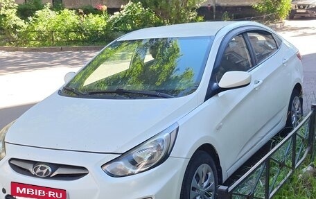 Hyundai Solaris II рестайлинг, 2012 год, 475 000 рублей, 3 фотография
