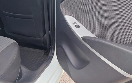 Hyundai Solaris II рестайлинг, 2012 год, 475 000 рублей, 5 фотография