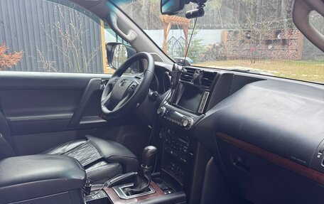 Toyota Land Cruiser Prado 150 рестайлинг 2, 2010 год, 2 600 000 рублей, 11 фотография