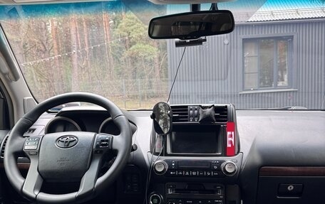 Toyota Land Cruiser Prado 150 рестайлинг 2, 2010 год, 2 600 000 рублей, 9 фотография