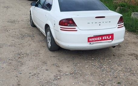 Dodge Stratus II, 2005 год, 200 000 рублей, 3 фотография