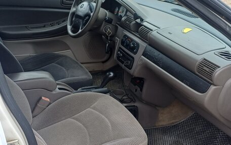 Dodge Stratus II, 2005 год, 200 000 рублей, 7 фотография