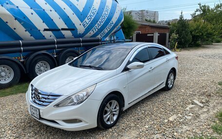 Hyundai Sonata VI, 2011 год, 1 100 000 рублей, 2 фотография
