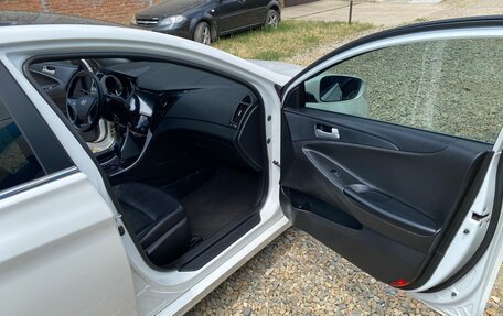 Hyundai Sonata VI, 2011 год, 1 100 000 рублей, 10 фотография