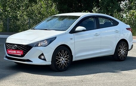 Hyundai Solaris II рестайлинг, 2020 год, 1 299 000 рублей, 3 фотография