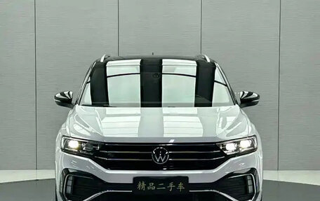 Volkswagen T-Roc I, 2023 год, 2 300 000 рублей, 1 фотография