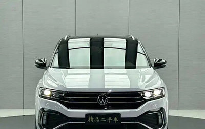 Volkswagen T-Roc I, 2023 год, 2 300 000 рублей, 1 фотография