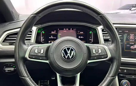 Volkswagen T-Roc I, 2023 год, 2 300 000 рублей, 16 фотография