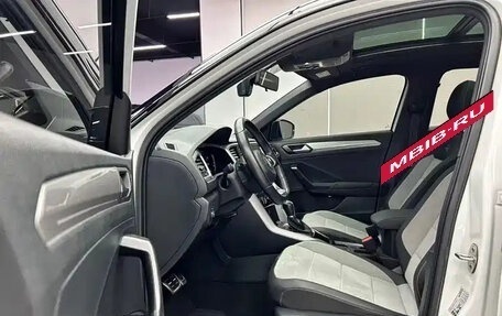 Volkswagen T-Roc I, 2023 год, 2 300 000 рублей, 12 фотография