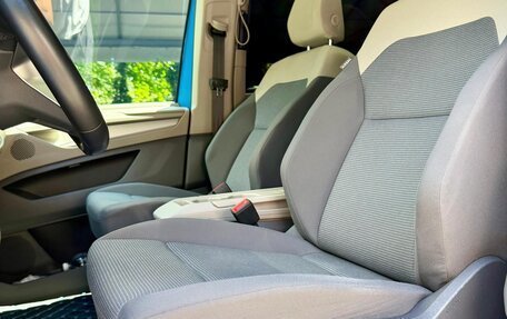 Volkswagen Multivan, 2023 год, 5 200 000 рублей, 4 фотография