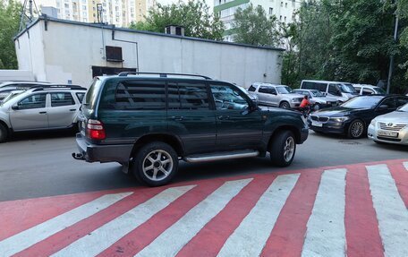 Toyota Land Cruiser 100 рестайлинг 2, 2005 год, 2 700 000 рублей, 4 фотография
