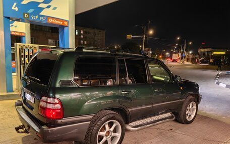 Toyota Land Cruiser 100 рестайлинг 2, 2005 год, 2 700 000 рублей, 13 фотография