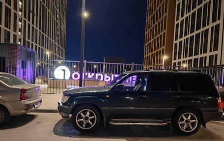 Toyota Land Cruiser 100 рестайлинг 2, 2005 год, 2 700 000 рублей, 8 фотография