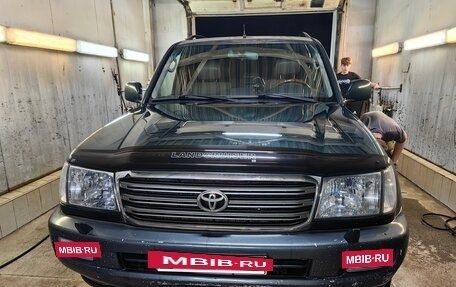 Toyota Land Cruiser 100 рестайлинг 2, 2005 год, 2 700 000 рублей, 10 фотография