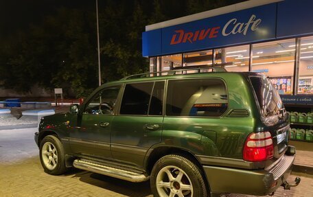 Toyota Land Cruiser 100 рестайлинг 2, 2005 год, 2 700 000 рублей, 18 фотография