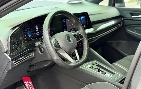 Volkswagen Golf VIII, 2022 год, 2 200 000 рублей, 7 фотография