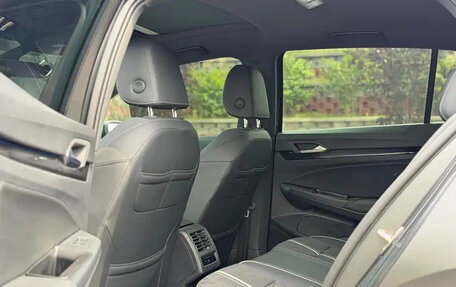 Volkswagen Golf VIII, 2022 год, 2 200 000 рублей, 16 фотография